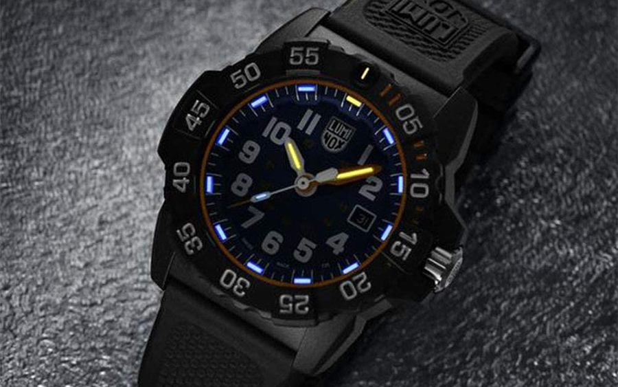 Luminox